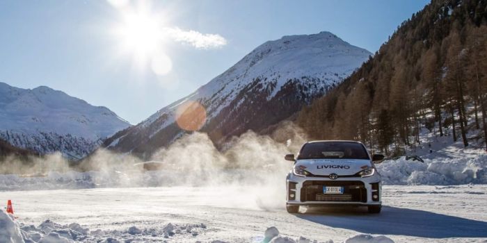 Sports car at Ghiacciodromo in Livigno