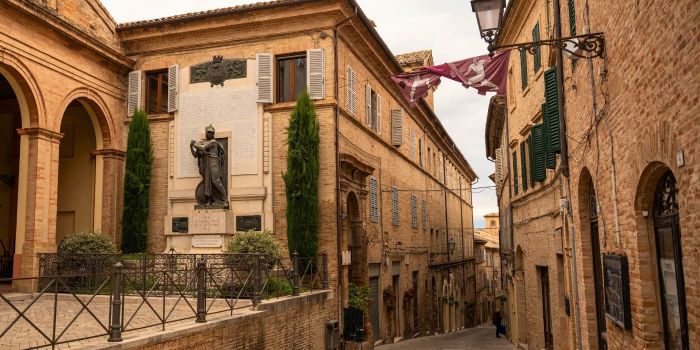 Il centro storico di Treia: itinerario di un luogo magico