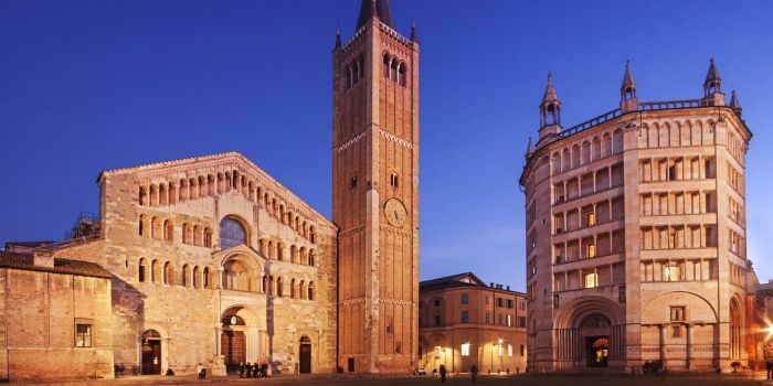 10 cose da fare a Parma che non puoi assolutamente perderti nel 2023: Piazza del Duomo, Battistero, Museo Diocesano e Palazzo Vescovile
