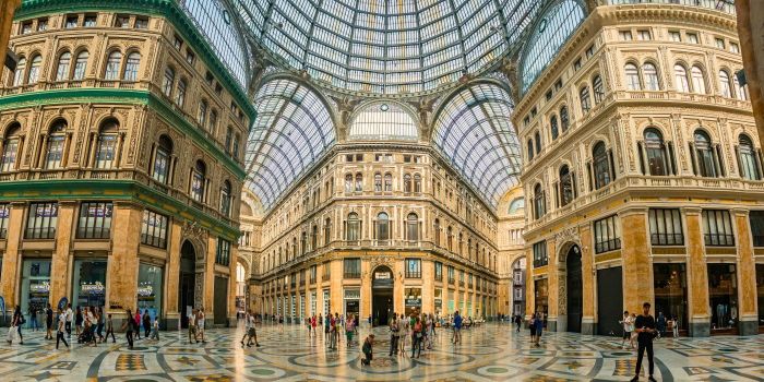 Shopping in Naples