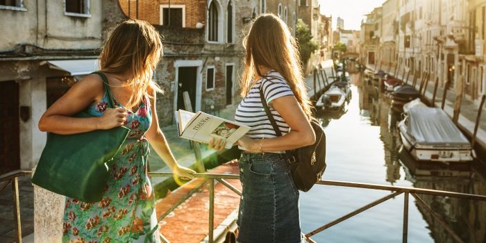 10 libri ambientati in Italia che ti faranno sognare di essere lì