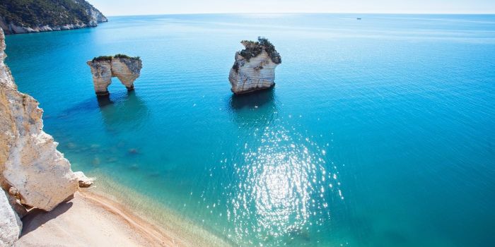Panorama di una delle 10 spiagge più belle della Puglia, Italia