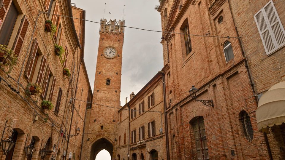 Santa Vittoria in Matenano, near the Sibillini Mountains, hides many treasures 