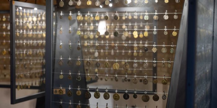 La Sala delle Volte di Monte Giberto: la collezione di medaglie devozionali Siro Ciarrocchi