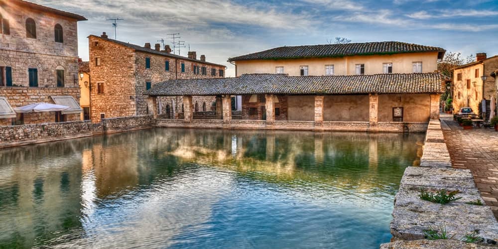 Bagno Vignoni: a wonderful spa resort in the middle of Tuscany