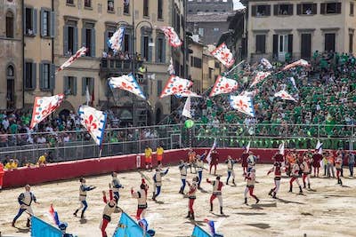 Curiosità sulle tradizioni di Firenze: il Calcio Storico Fiorentino