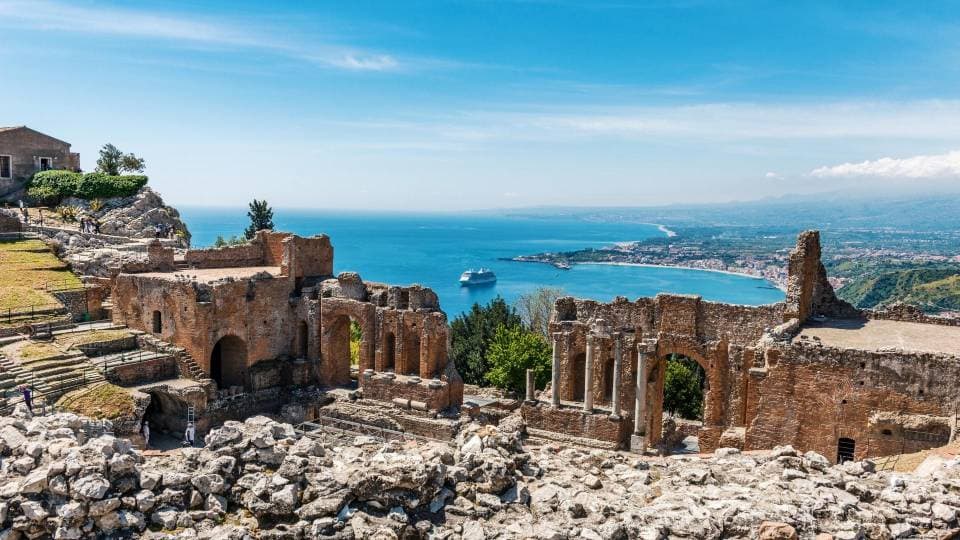 Eastern Sicily: what to see in a 7 steps-tour 