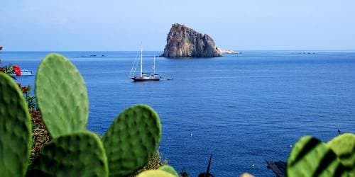 Sicilia: alla scoperta delle isole Eolie in barca 