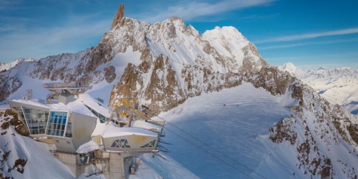 Toccare il cielo con un dito in un’esperienza mozzafiato con Skyway Monte Bianco