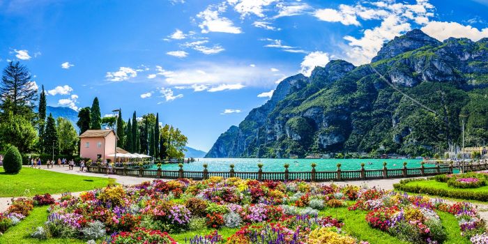 Lake vacations in Italy: where to go region by region