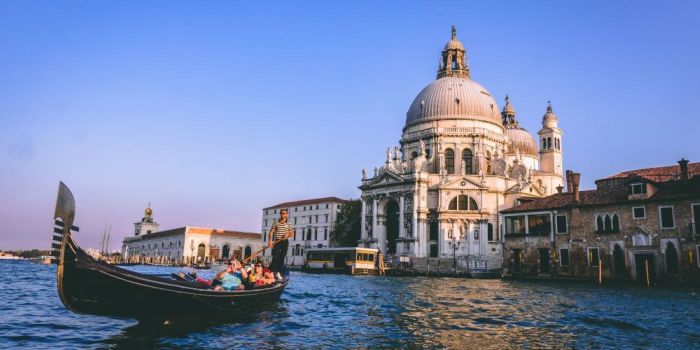 What to do in Venice in one day:  a 24 hours itinerary in the city of floating on water
