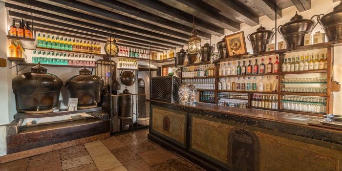 Distilleria Nardini, historical headquarters in Ponte Vecchio