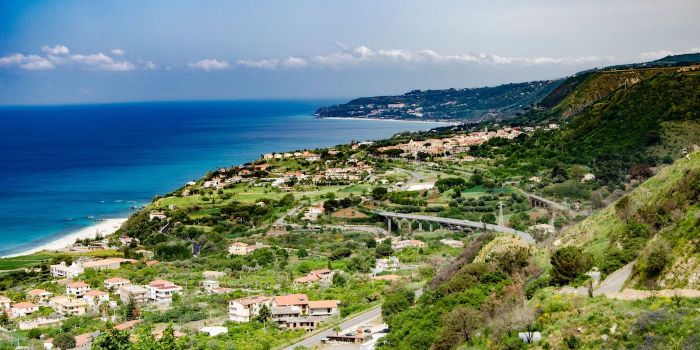 Vacanze a Tropea: viaggio on the road dalla Costiera alla Sicilia