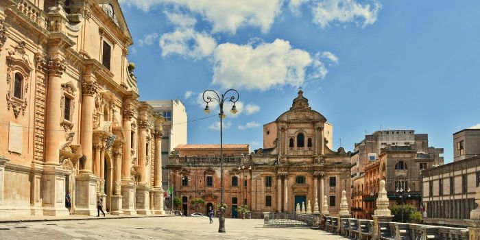 Val di Noto couple trip