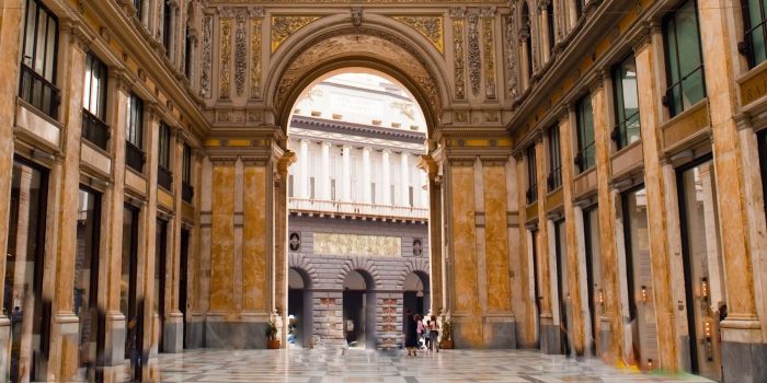 Dove e cosa comprare a Napoli