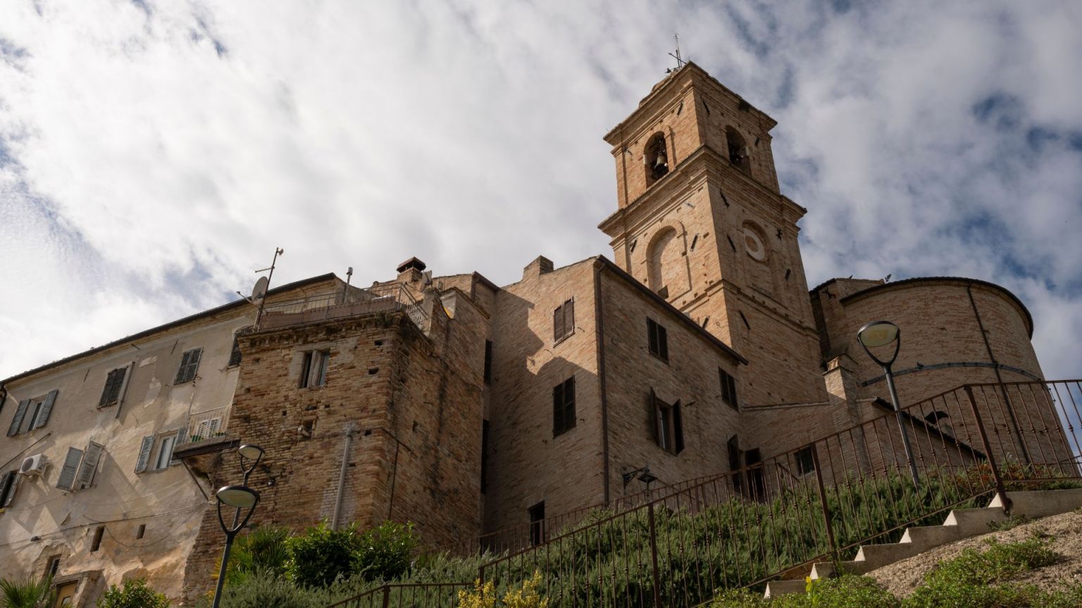 Monte Giberto - medieval walls