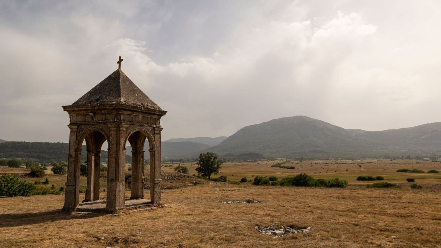 3027-abruzzo-sirente-velino-park