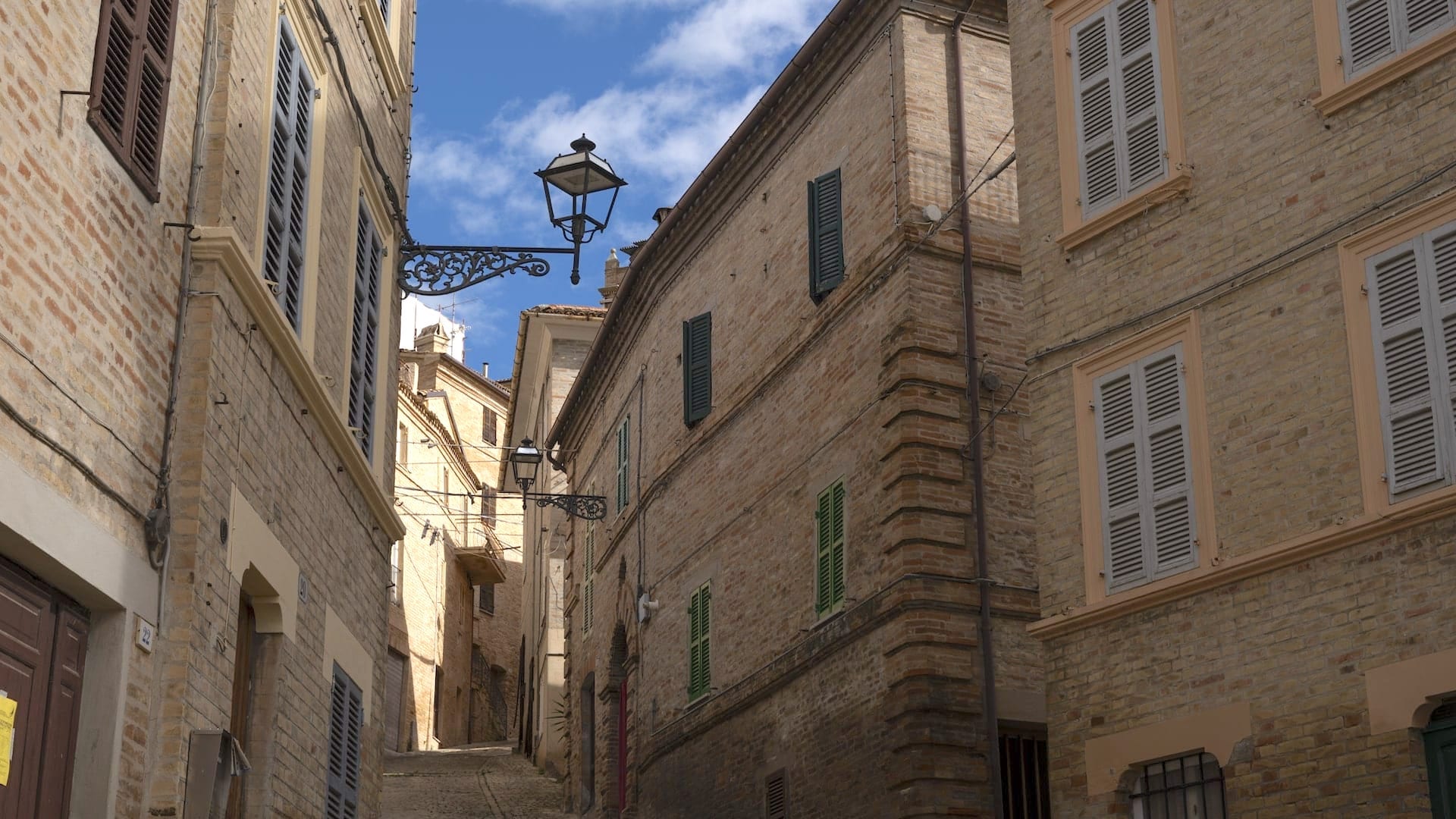 Stradine del centro storico di Falerone