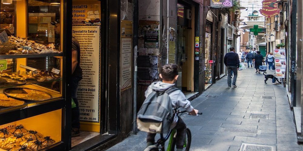 Centro storico di Genova: caruggi Centro storico di Genova: caruggi