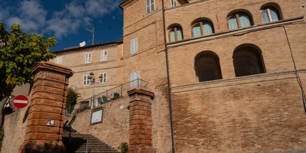 Monte Vidon Corrado Municipal Library: the historic staircase