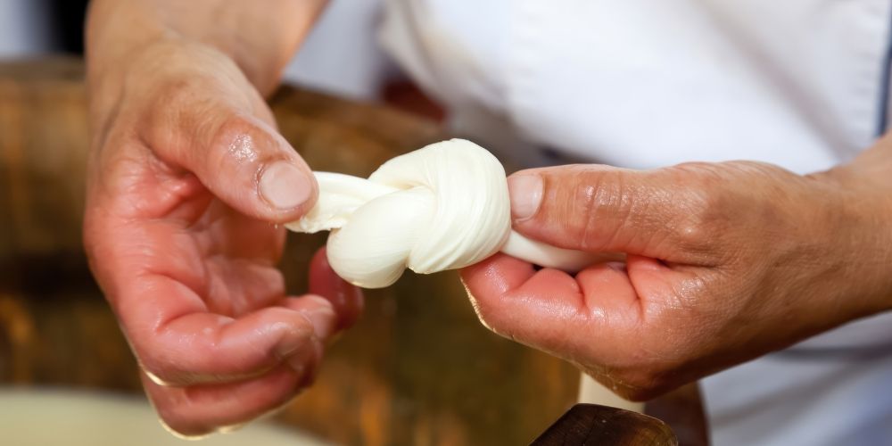 Learn how to make mozzarella, a local experience to try in Ravello Learn how to make mozzarella, a local experience to try in Ravello