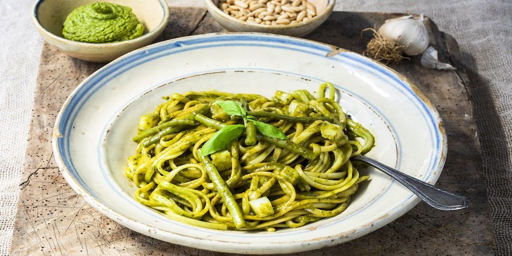 Foods not to be missed in Genoa: pasta al pesto