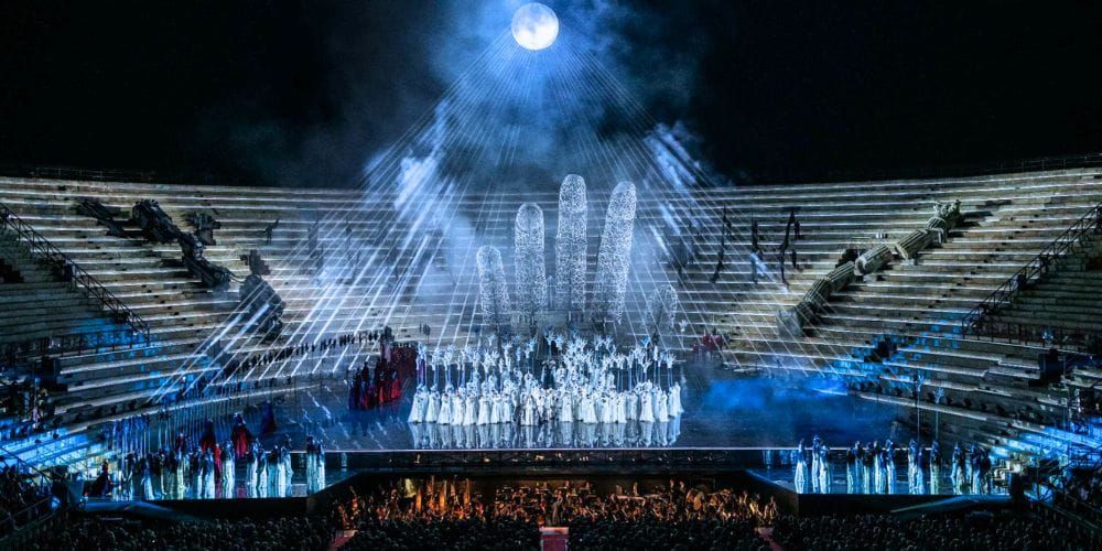 Scenografia immersiva all'Arena di Verona