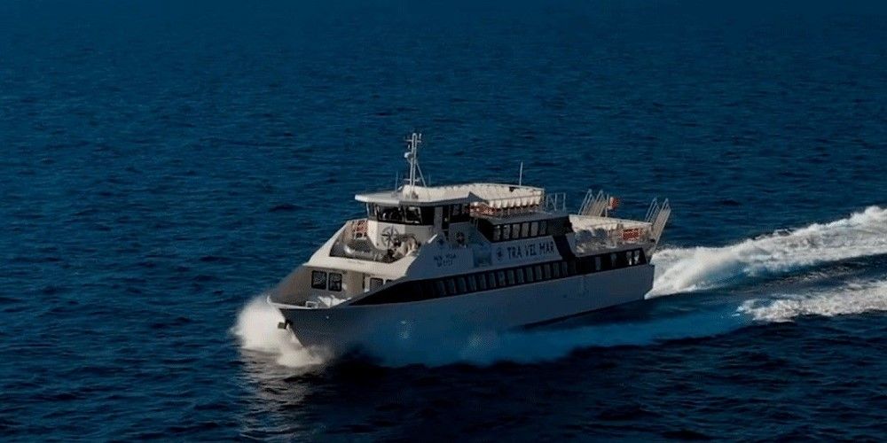 Il traghetto Travelmar da Salerno alla Costiera Amalfitana Il traghetto Travelmar da Salerno alla Costiera Amalfitana