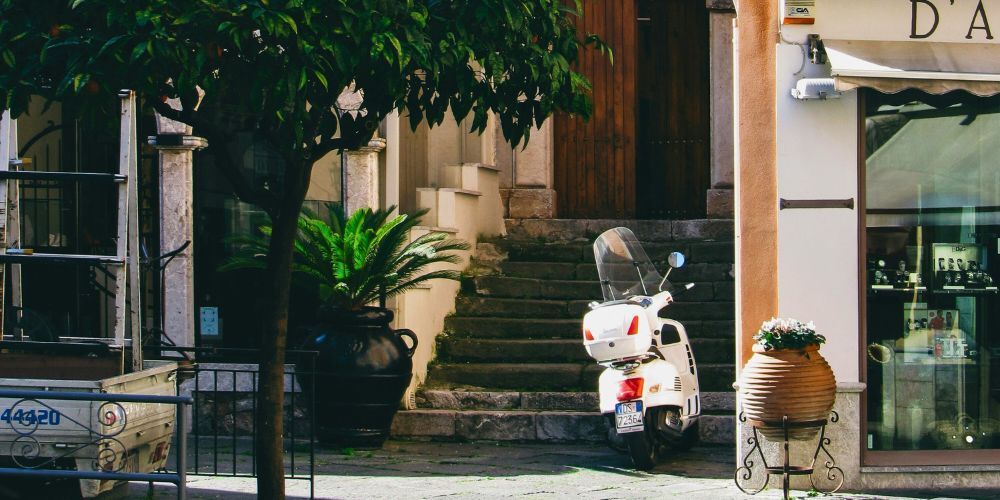 1. Practice driving before Renting Vespa and be safe in Italy 1. Practice driving before Renting Vespa and be safe in Italy