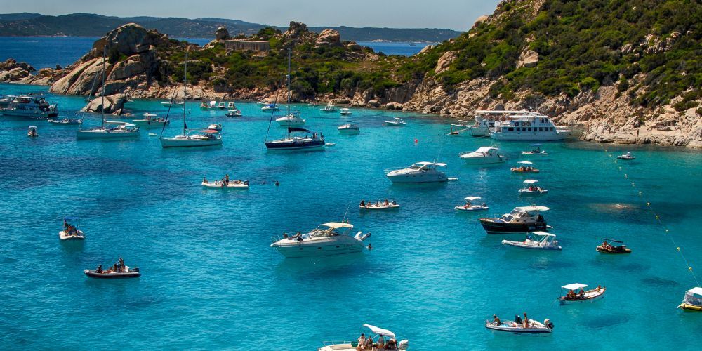 Vacation by sailing in Sardinia