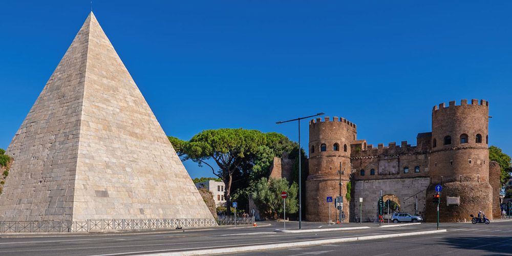 Piramide Cestia e Porta San Paolo, Testaccio Roma