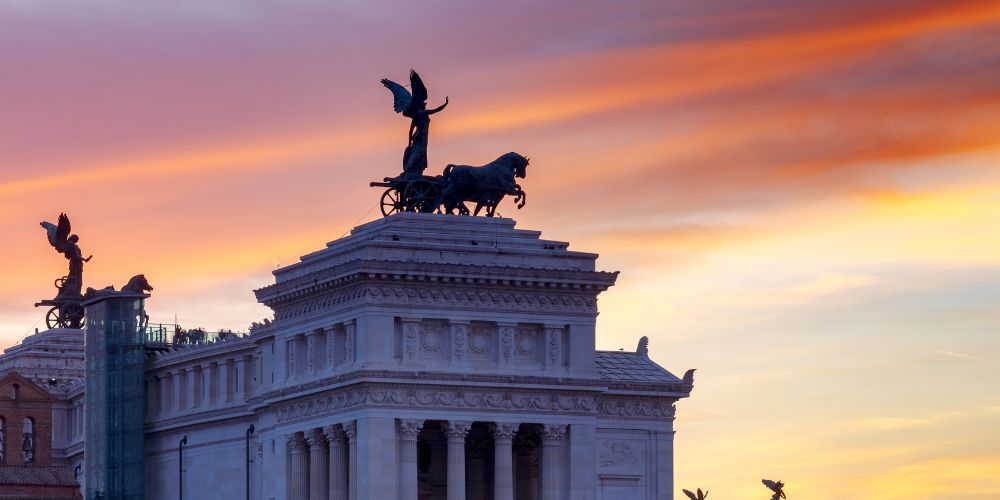 Vittoriano o Altare della Patria al tramonto a settembre Vittoriano o Altare della Patria al tramonto a settembre