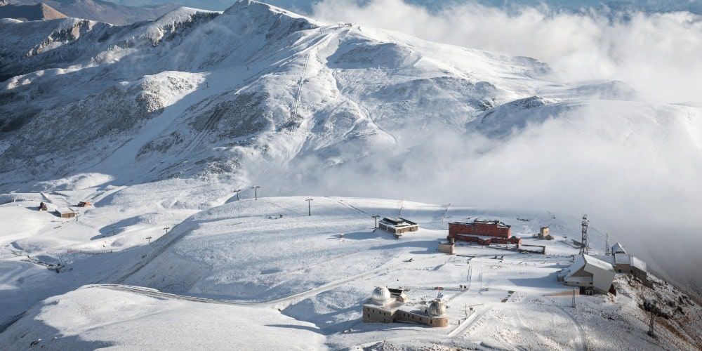 Destinazioni invernali in Abruzzo: Campo Imperatore innevato sul Gran Sasso