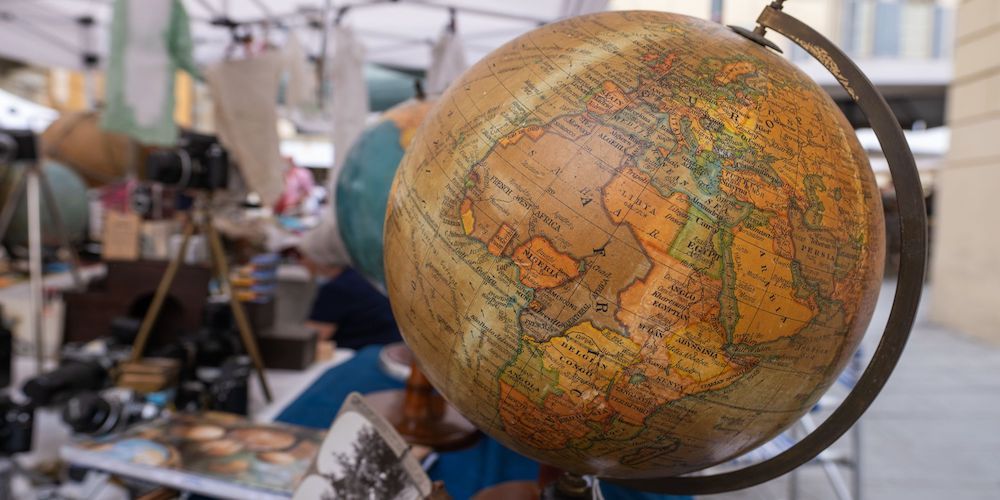 Mappamondo alla Fiera dell'Antiquariato di Arezzo Mappamondo alla Fiera dell'Antiquariato di Arezzo