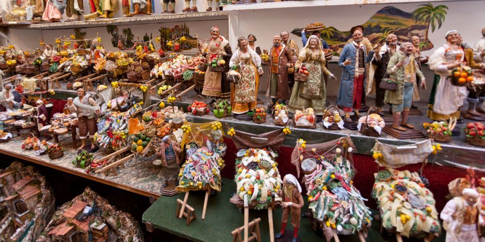 what to do in naples in december