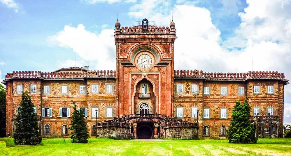 Among the castles in Italy there's the Sammezzano Castle in Leccio Among the castles in Italy there's the Sammezzano Castle in Leccio