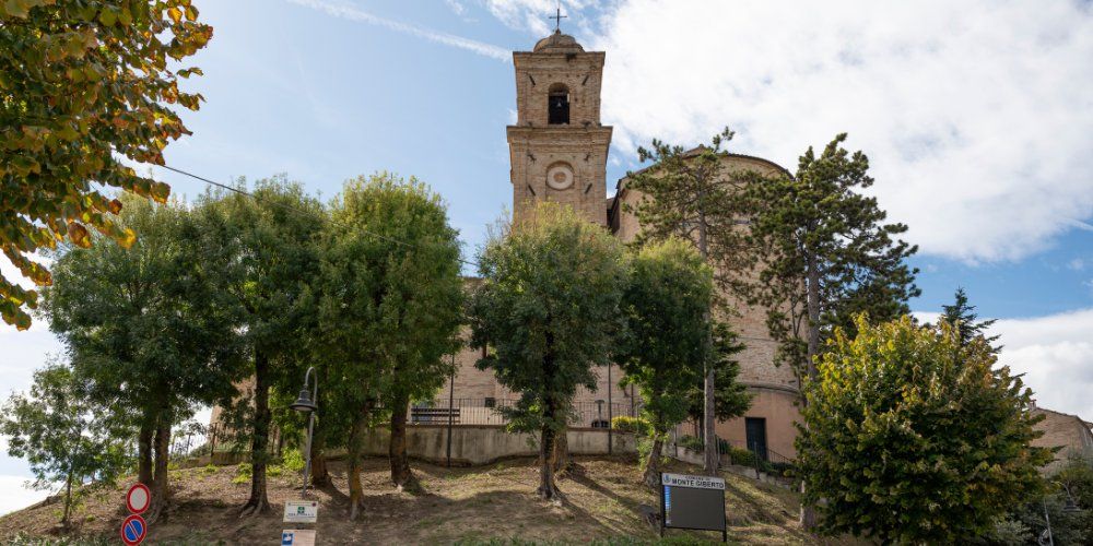 Monte Giberto - la cinta muraria