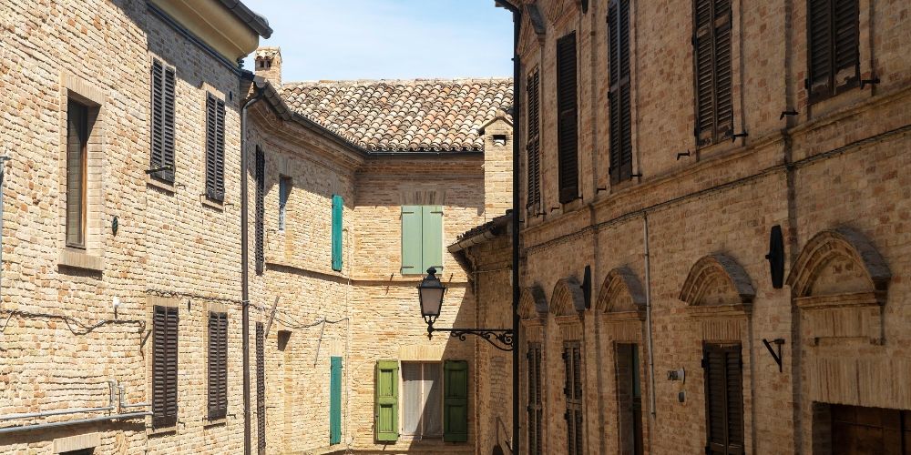 Gli Incantevoli borghi delle Marche. Treia, un amore a prima vista Gli Incantevoli borghi delle Marche. Treia, un amore a prima vista
