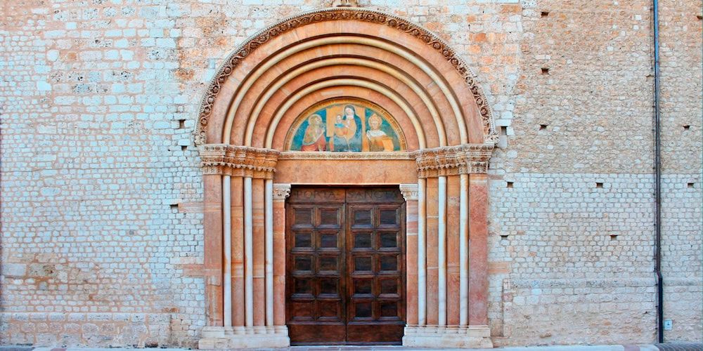 La Perdonanza dell'Aquila: Porta Santa della Basilica di Collemaggio