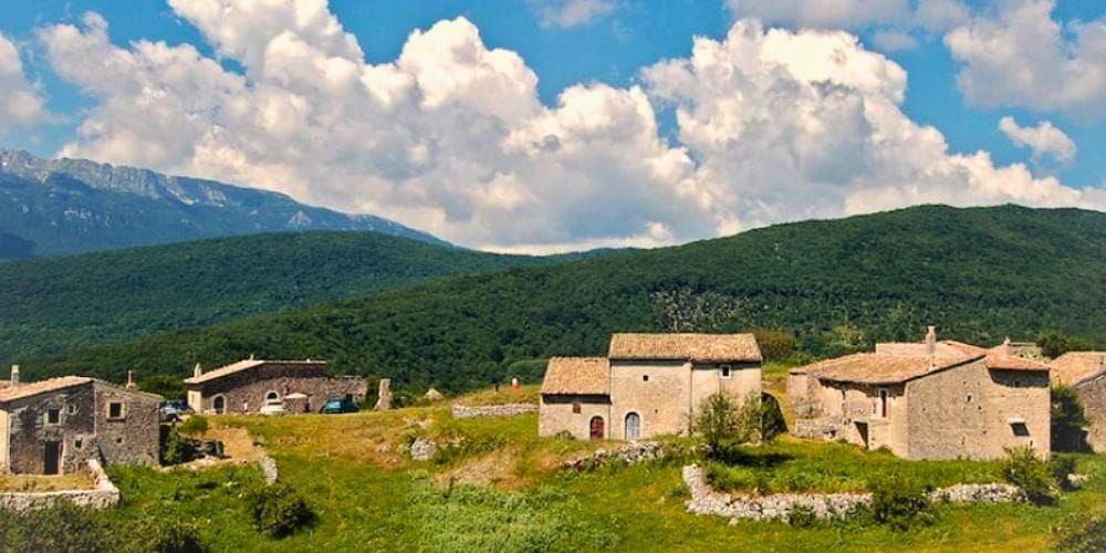 Fagnano, Fontecchio e Tione degli Abruzzi: scopri i borghi delle Pagliare