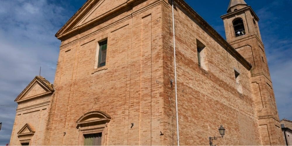 Chiesa Parrocchiale di Santa Maria a Ponzano di Fermo Chiesa Parrocchiale di Santa Maria a Ponzano di Fermo