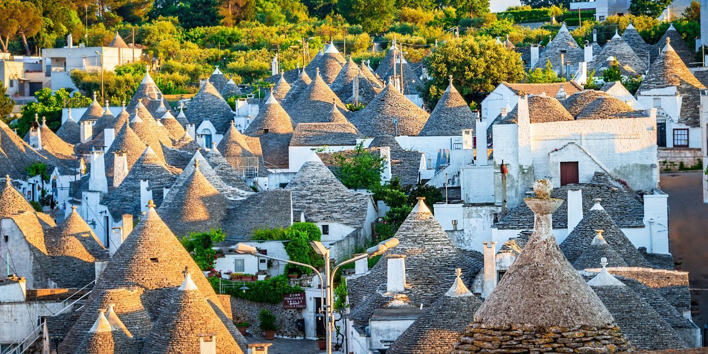 2. Puglia: between sea and traditions 2. Puglia: between sea and traditions