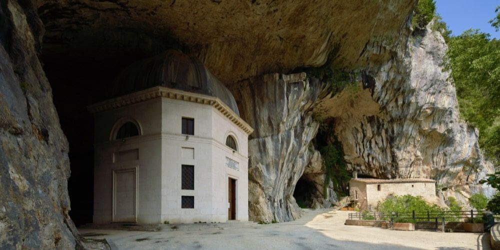 Storia del Tempio di Valadier, una delle chiese in Italia più particolari nelle Marche Storia del Tempio di Valadier, una delle chiese in Italia più particolari nelle Marche
