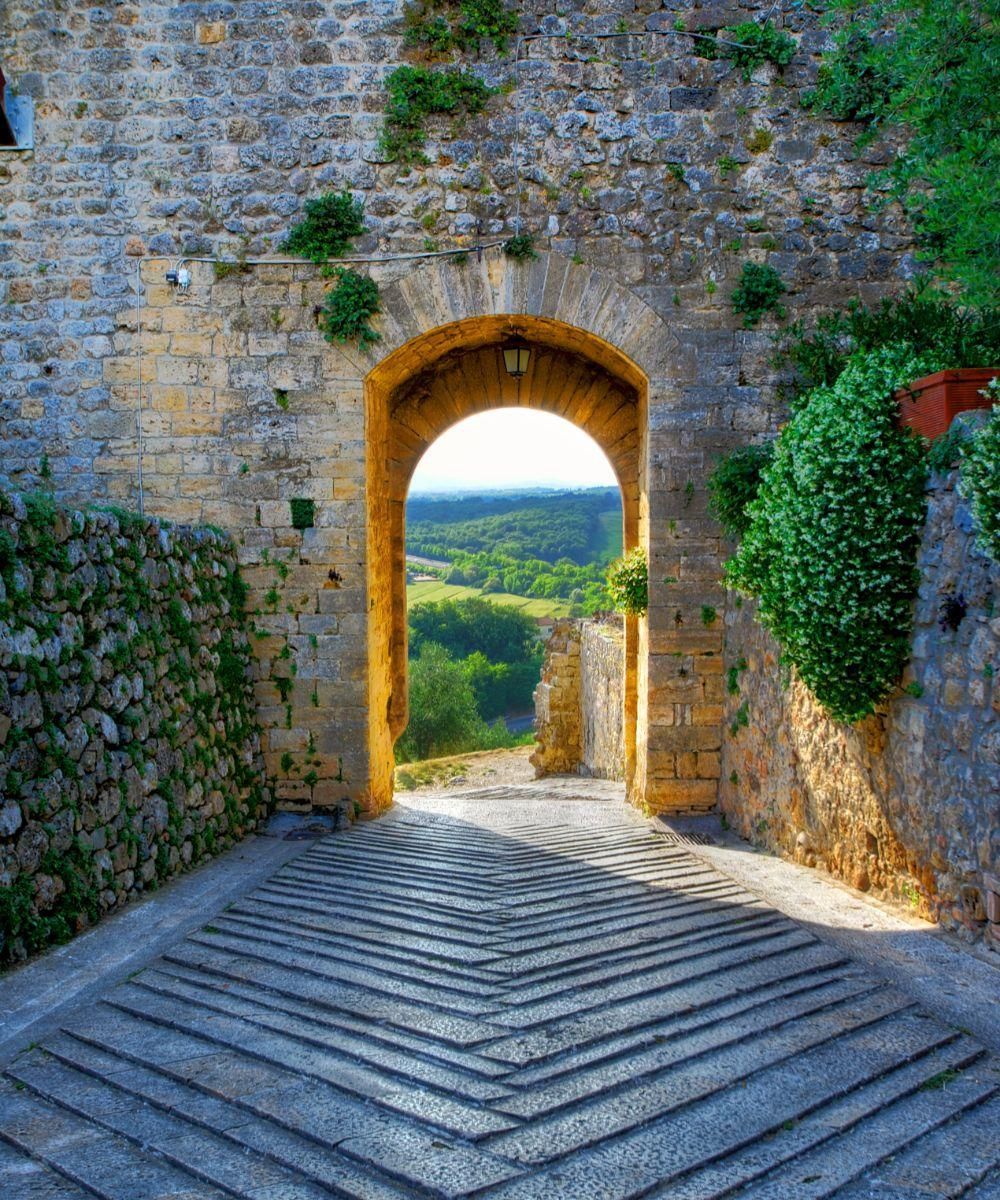 How to get to Monteriggioni How to get to Monteriggioni