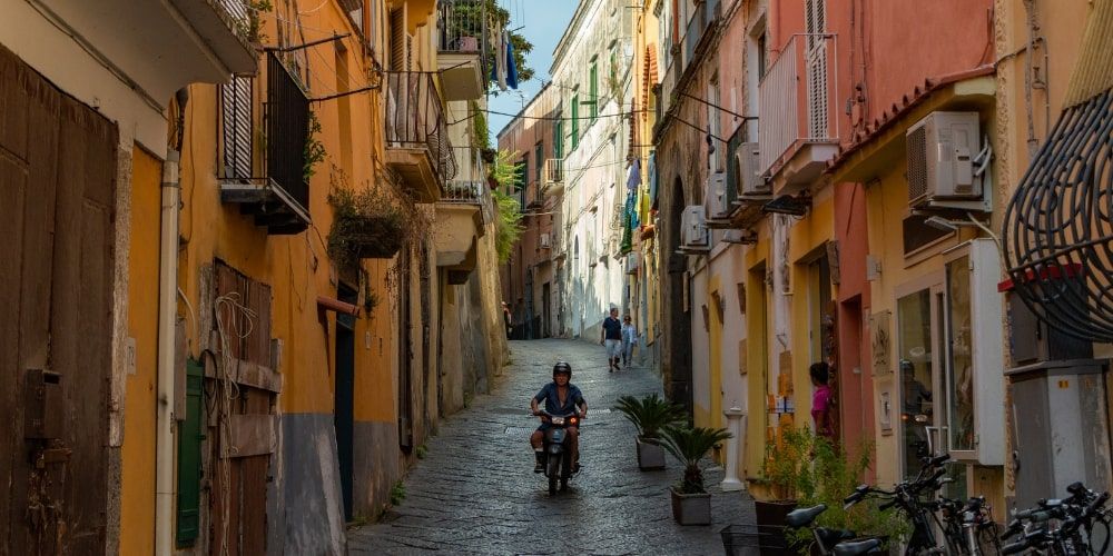 When to Visit the Best Coastal Towns in Italy to Avoid the Crowds When to Visit the Best Coastal Towns in Italy to Avoid the Crowds