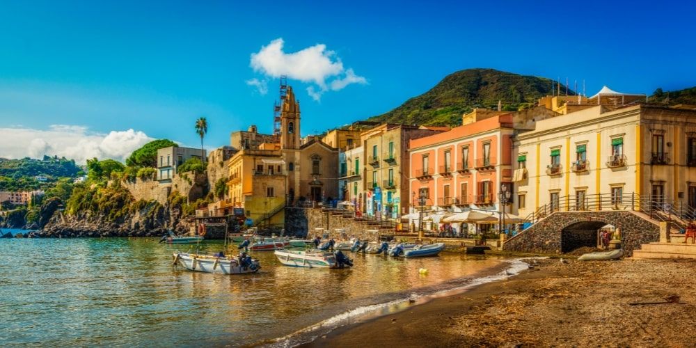 Lipari: One of the Best Coastal Towns in Italy with Beaches and Volcanic Landscapes Lipari: One of the Best Coastal Towns in Italy with Beaches and Volcanic Landscapes