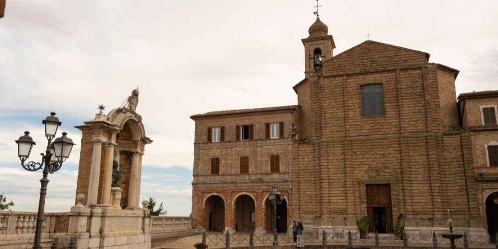 Visit Treia. The historic centre of Treia 