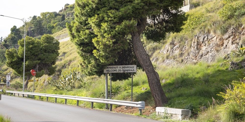 How to reach the Church of the Collegiata in Monreale