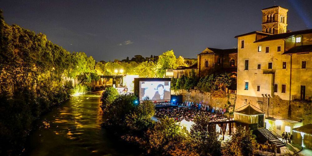 Cinema all'aperto Isola Tiberina Cinema all'aperto Isola Tiberina