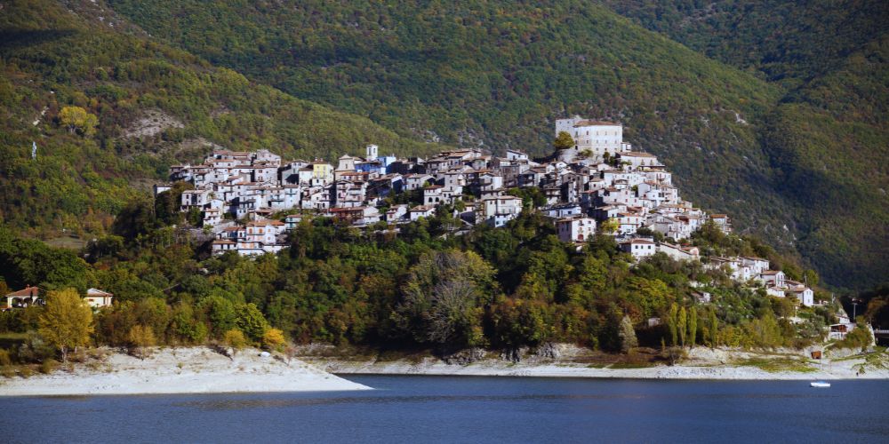 Castel di Tora - Cammino di S. Benedetto